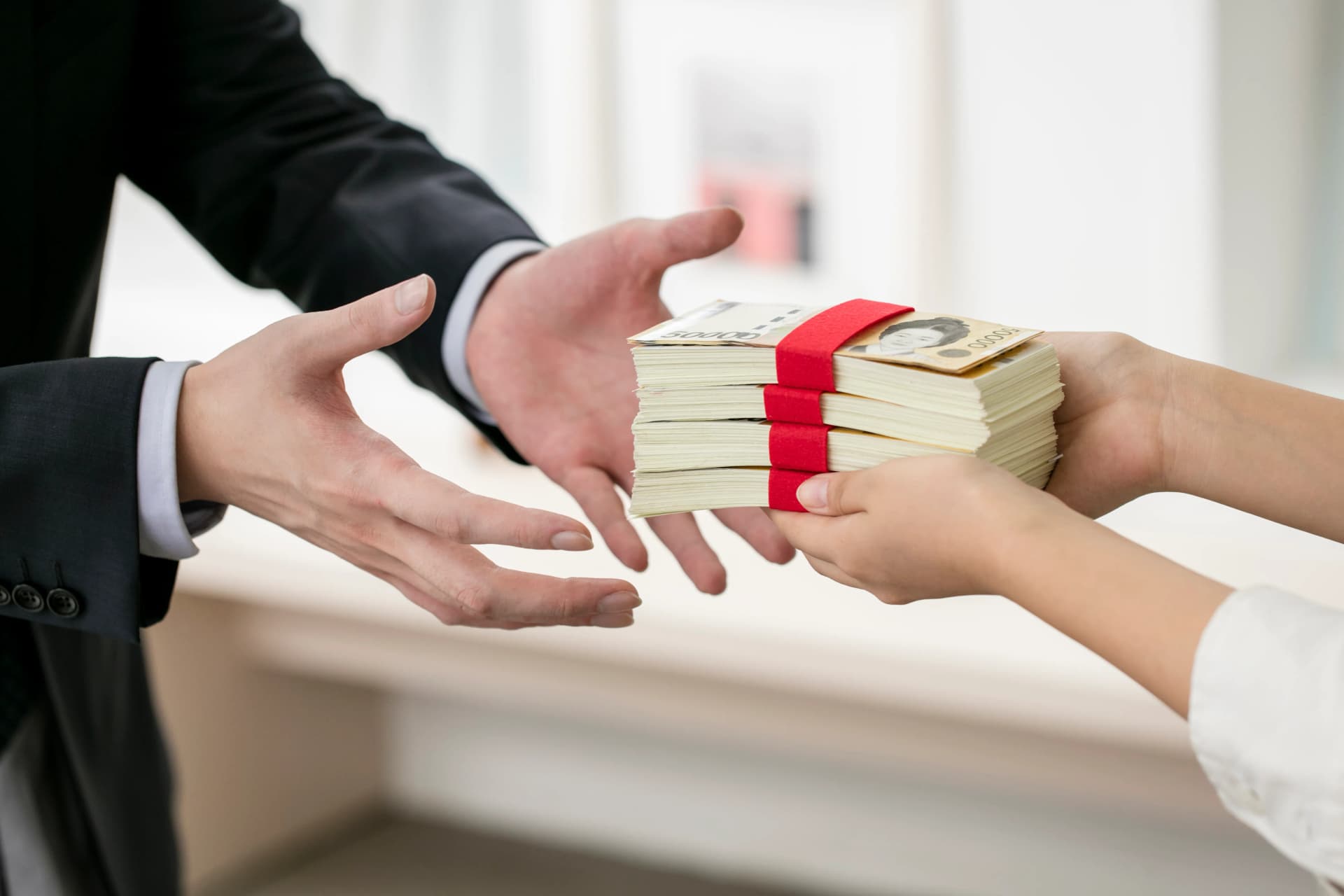 不正請託禁止法 金品授受制限 公職者請託行為 過料賦課 刑事処罰対象 職務関連性判断