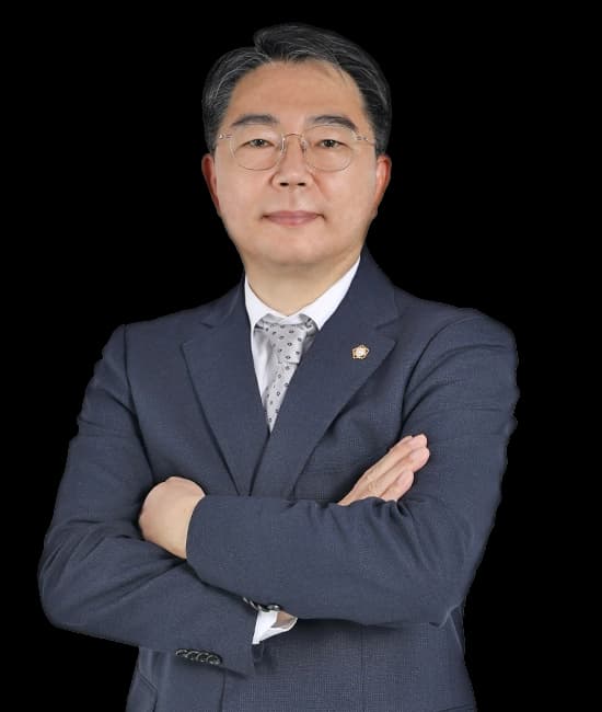 キム・ミンス 弁護士